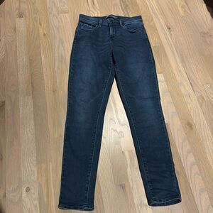 Levi’s Perfectly Slimming 512 Legging Dark Wash Size 4